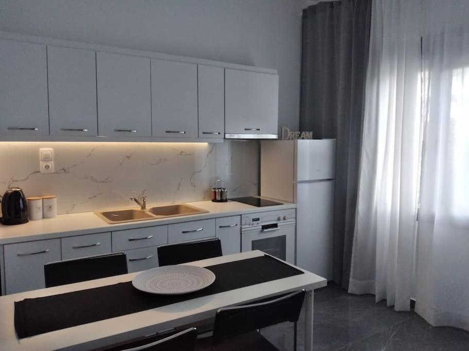 D4 Central Luxury Apartment Волос Екстериор снимка
