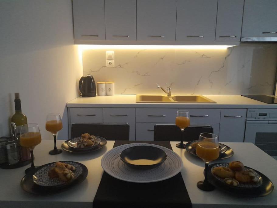 D4 Central Luxury Apartment Волос Екстериор снимка